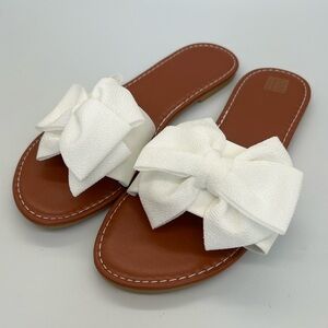 Women’s White Bow Slide Sandals